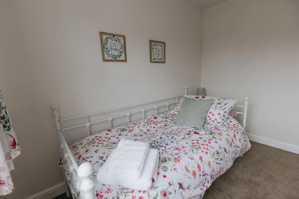 Briars Close - Four Bed Property On The Edge Of The Peak District National Park Buxton  Exterior photo